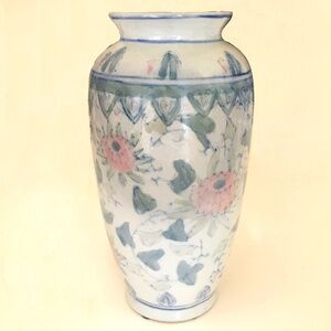 Porcelain Floral Oriental Vase